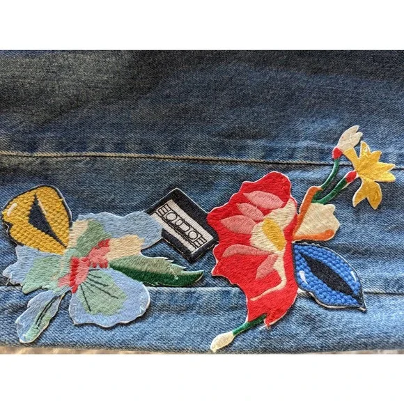 NWOT ZARA Trafaluc Denimwear Floral Embroidered Patch Slit Jeans Size 4 - Picture 11 of 16